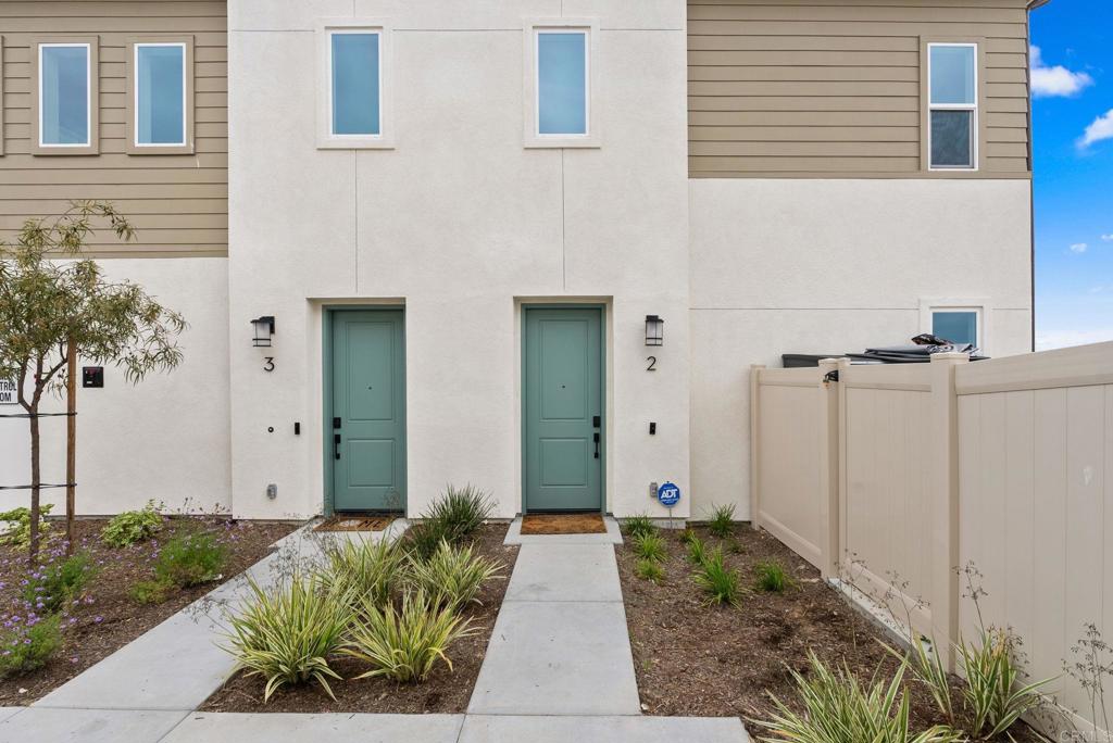 813 Mateo Street 2