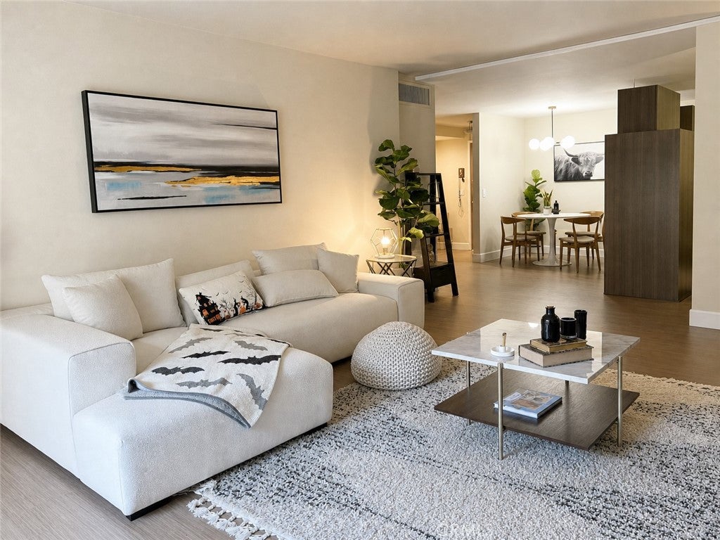 601 E Del Mar 306