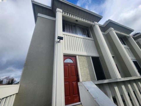 Photo of 3375 NORTON WAY Way, Pleasanton, CA 94566 (MLS # 41150141)