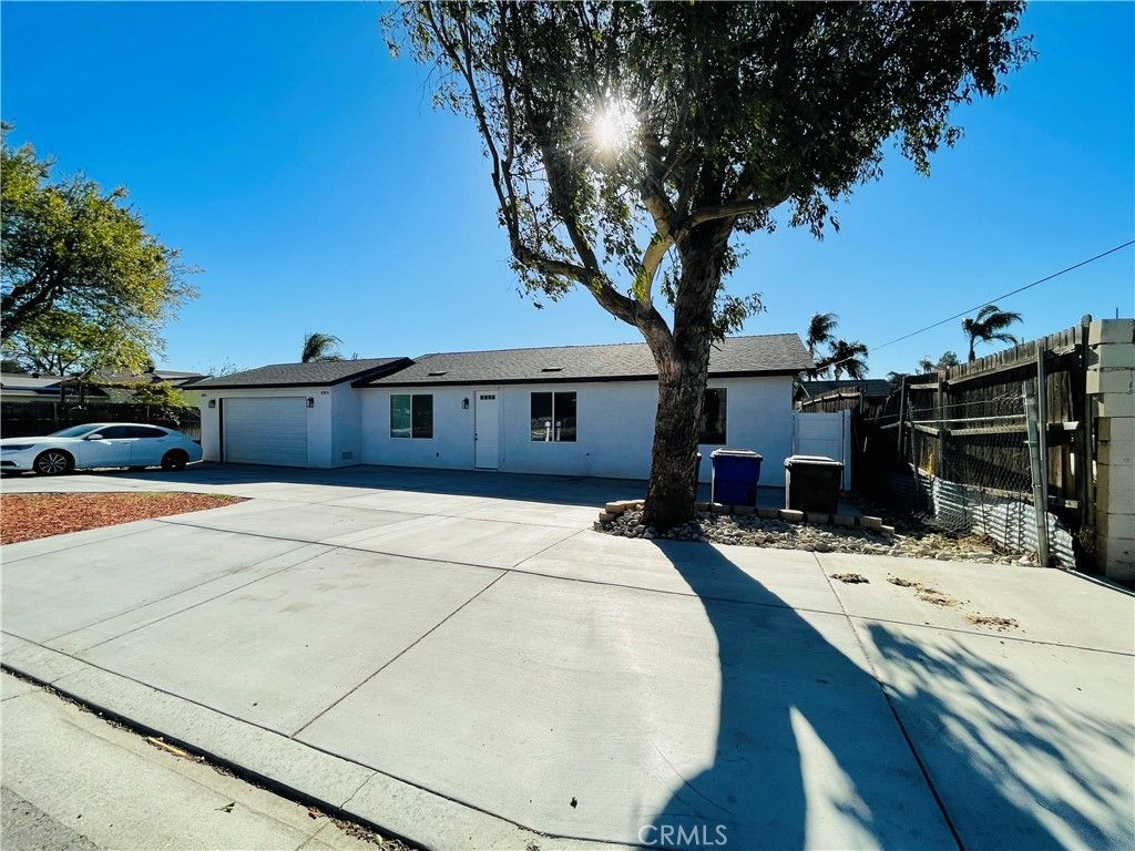 Photo of 8990 Galena St, Jurupa Valley, CA 92509 (MLS # IV25245405)