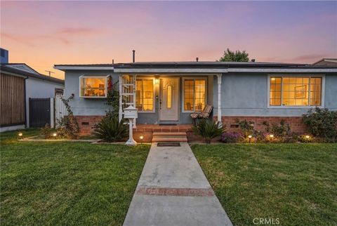 Photo of 18149 Saticoy St, Reseda, CA 91335 (MLS # SR26052329)