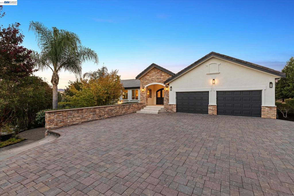 31 Hidden Hills Pl