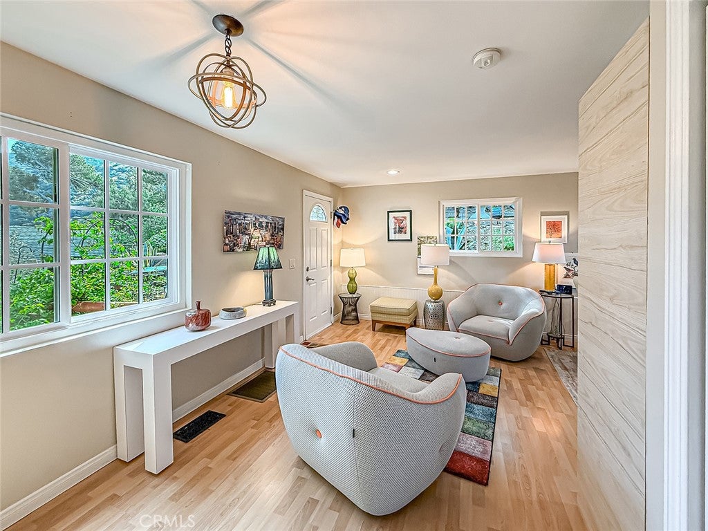 1059 Alta Vista
