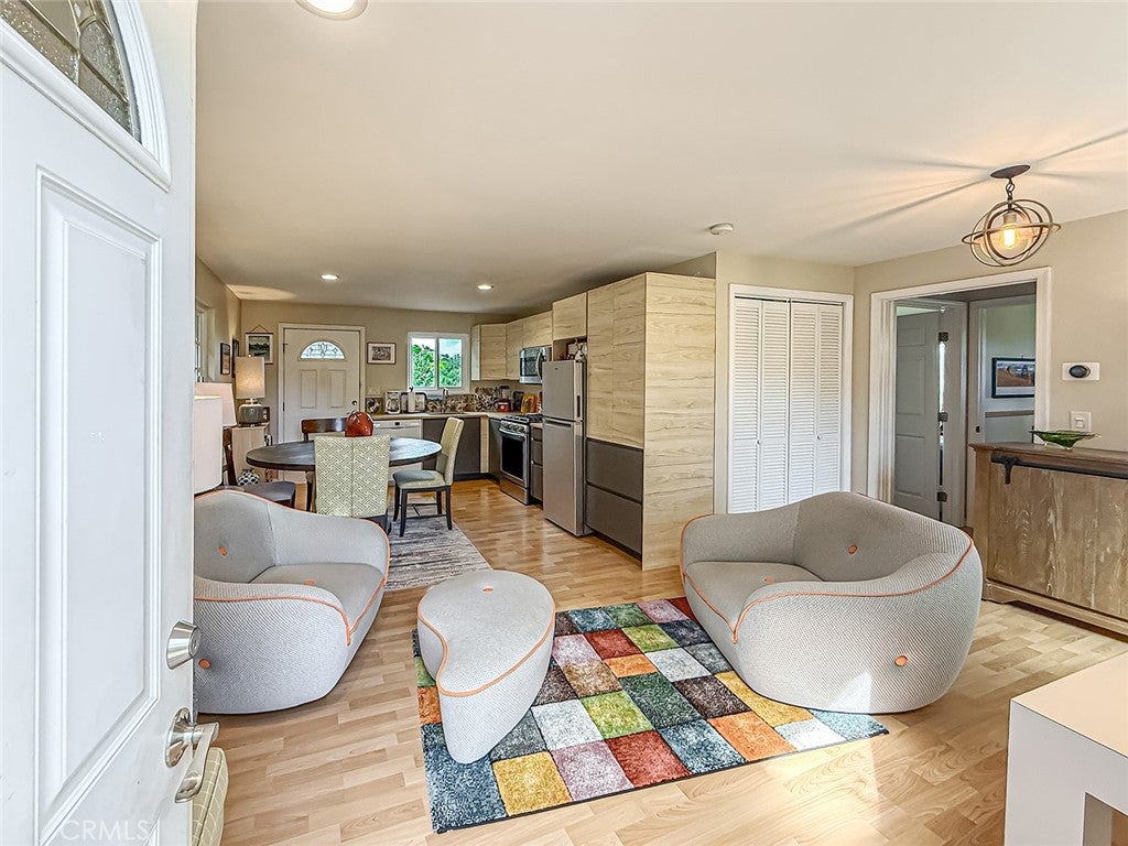 1059 Alta Vista