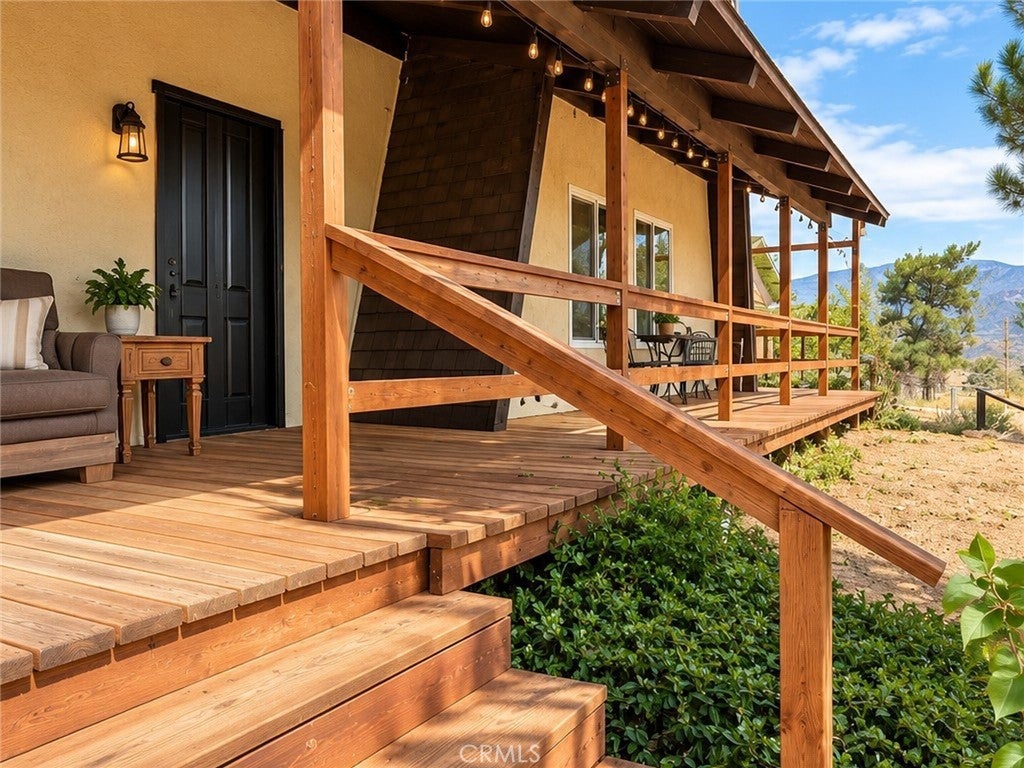 483 Castac View