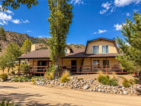 Photo of 483 Castac View RD, Lebec, CA 93243 (MLS # SR26219562)