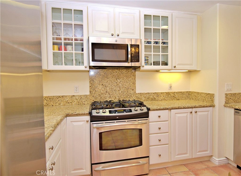 45245 Seeley 17C Drive 17C