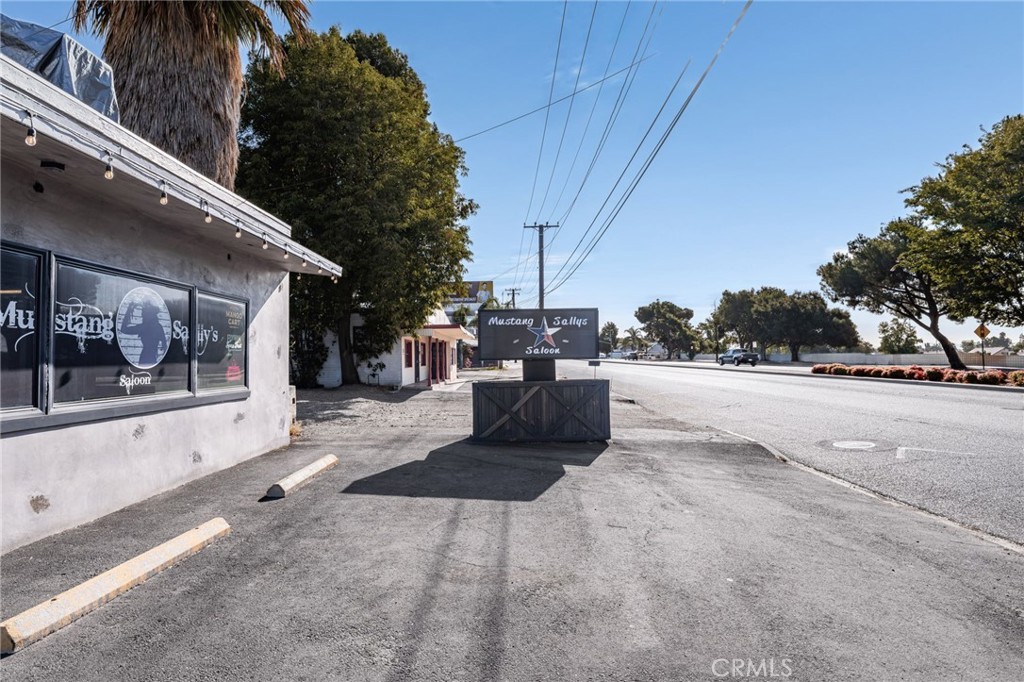 10026 10026 Foothill