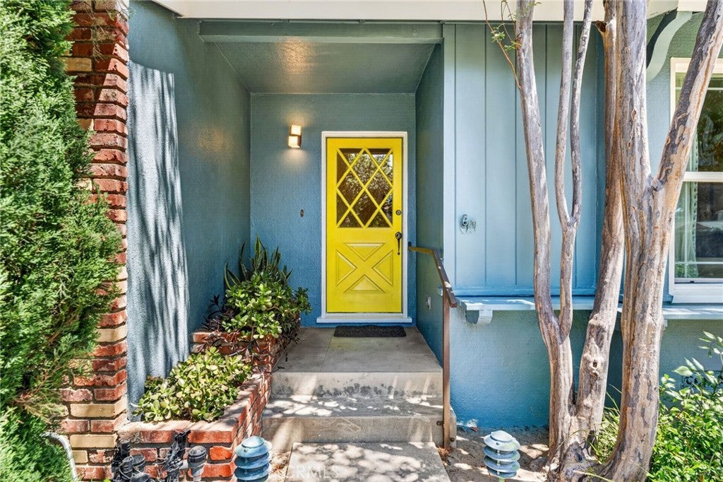17061 Parthenia Street, Sherwood Forest CA 91325