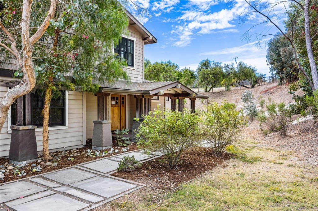 2387 Carpenter Canyon