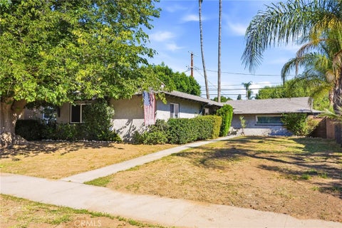 Photo of 23951 Vanowen Street, West Hills, CA 91307 (MLS # SR26200908)