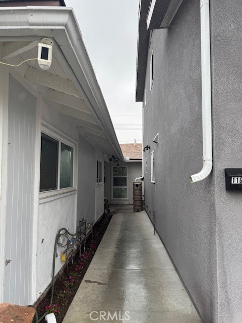 Brand New jADU offers 1 bedrooms and 1 full bathroom. Located on the cross streets of Balboa Blvd., and 118 HWY, the it's the most desirable location of the Granada Hills.