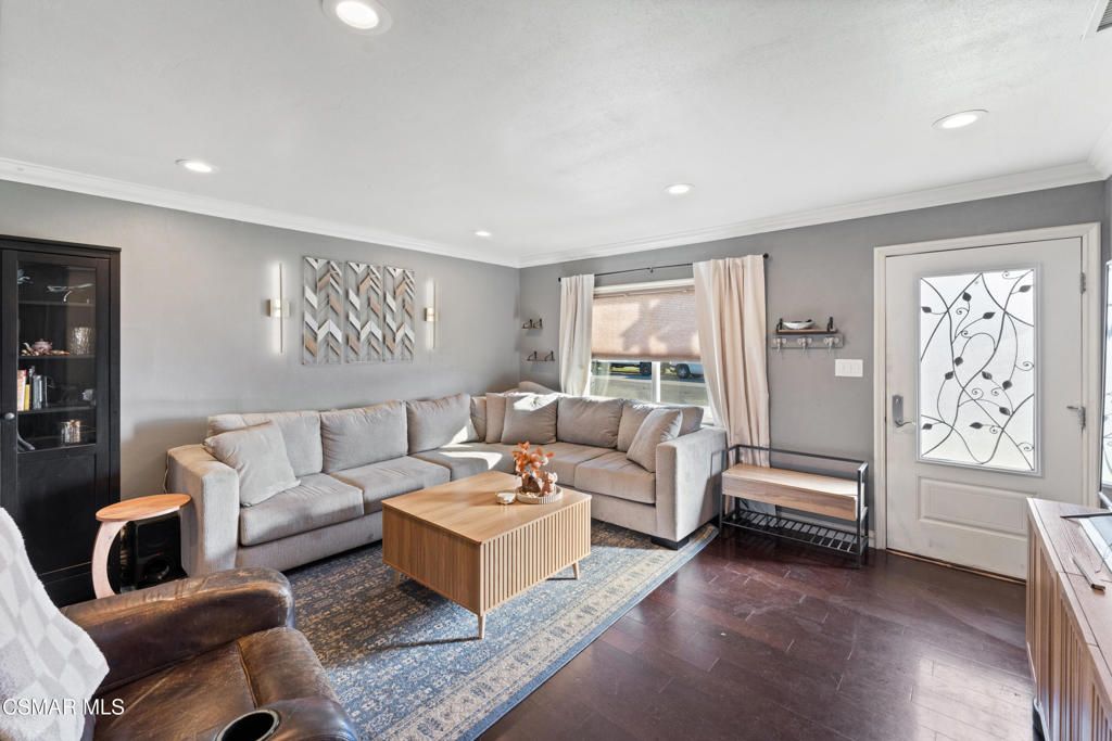 Photo of 2325 Wisteria Street, Simi Valley, CA 93065 (MLS # 226000125)