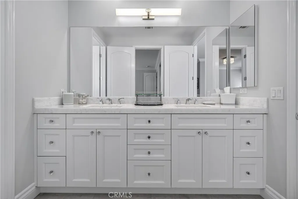 Calabasas, California 91302, United States, 5 Bedrooms Bedrooms, ,5 BathroomsBathrooms,Residential,Active,171966