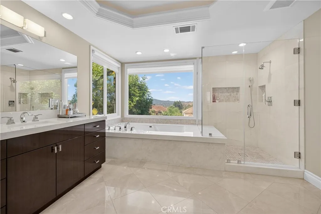 Calabasas, California 91302, United States, 5 Bedrooms Bedrooms, ,5 BathroomsBathrooms,Residential,Active,171966