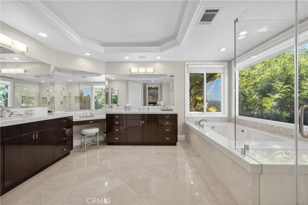 Calabasas, California 91302, United States, 5 Bedrooms Bedrooms, ,5 BathroomsBathrooms,Residential,Active,171966