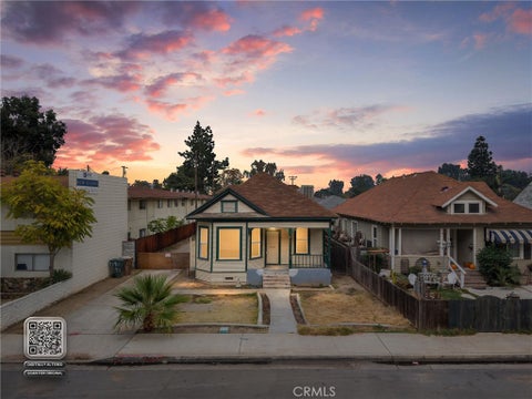 Photo of 1911 California Avenue, Bakersfield, CA 93304 (MLS # SR26231112)