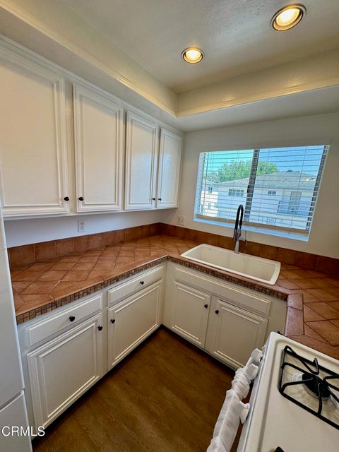 Tiny photo for 1136 Acadia Place #4, Ventura, CA 93003 (MLS # V1-38774)