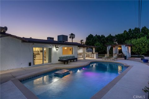 Photo of 2290 N Victoria Rd, Palm Springs, CA 92262 (MLS # GD26112489)