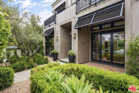 Photo of 6361 Drexel Avenue, Los Angeles, CA 90048 (MLS # 26654257)