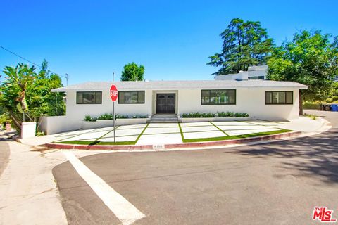 Photo of 4166 Crisp Canyon Road, Sherman Oaks, CA 91403 (MLS # 26662813)