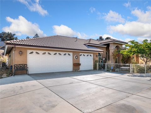 Photo of 2235 Pegasus Way, Wrightwood, CA 92397 (MLS # HD25240084) Photo of 2235 Pegasus Way, Wrightwood, CA 92397 (MLS # HD25240084)