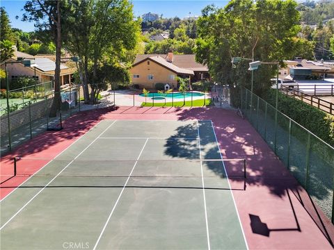 Photo of 22329 Plummer St St, Chatsworth, CA 91311 (MLS # SR26065809)