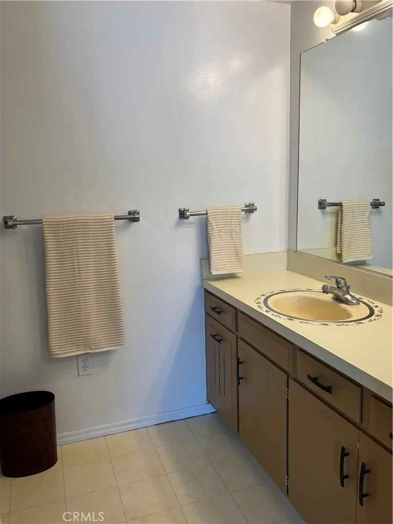 Seal Beach, California 90740, United States, 2 Bedrooms Bedrooms, ,2 BathroomsBathrooms,Residential,Pending,201134