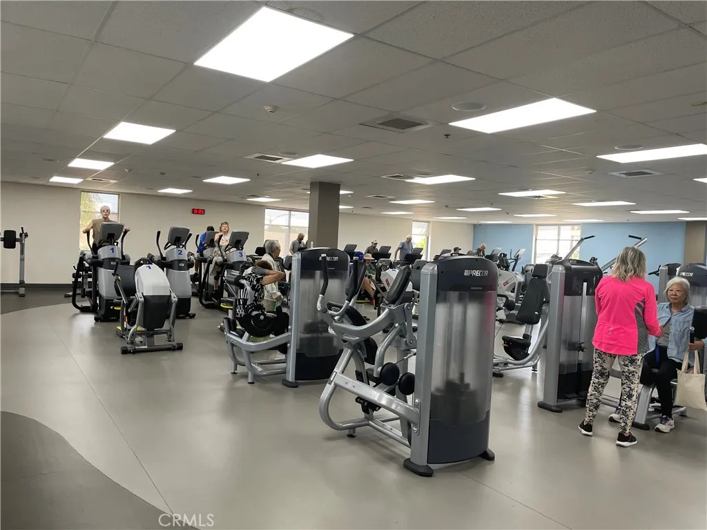 Seal Beach, California 90740, United States, 2 Bedrooms Bedrooms, ,2 BathroomsBathrooms,Residential,Pending,201134