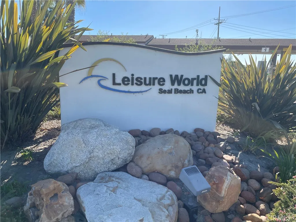 Seal Beach, California 90740, United States, 2 Bedrooms Bedrooms, ,2 BathroomsBathrooms,Residential,Pending,201134