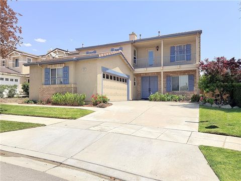 Photo of 1884 Pinnacle Way, Upland, CA 91784 (MLS # CV26112516)