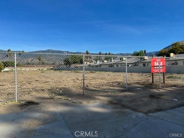 Big lot with E=RM zoning for 14 units apartment building. Close to freeway, shopping and school. There are plenty of opportunity for this lot.