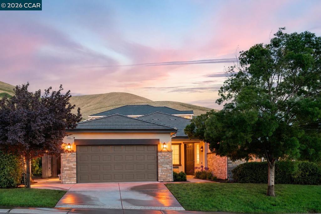 3042 Barranca Dr