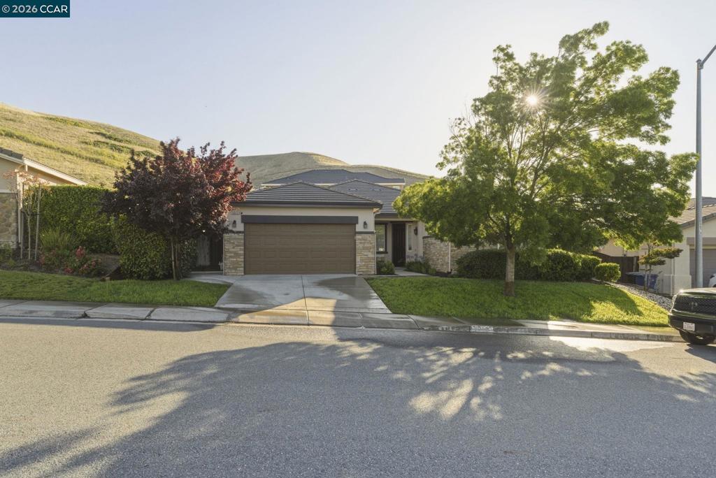 3042 Barranca Dr