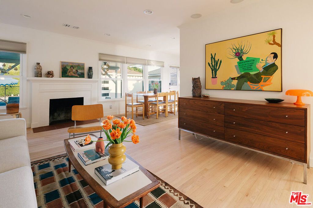 Photo of 314 S Myers Street, Burbank, CA 91506 (MLS # 25616927)