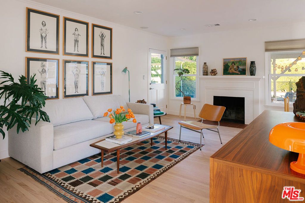 Photo of 314 S Myers Street, Burbank, CA 91506 (MLS # 25616927)