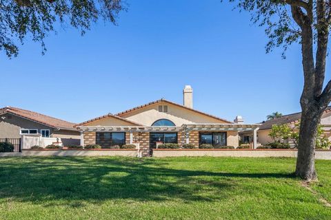 Photo of 18113 Calle Estepona, San Diego, CA 92128 (MLS # 250045261SD)