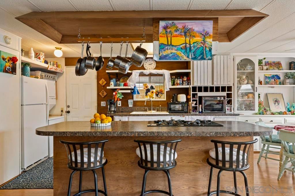 1010 Palm Canyon Dr 91