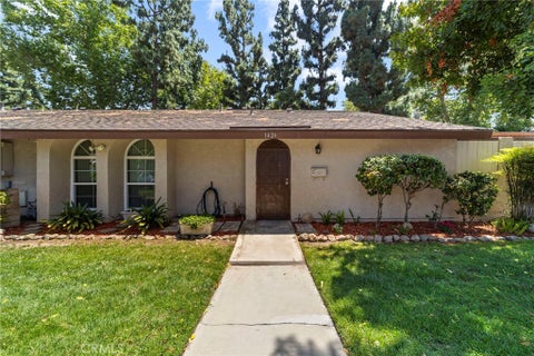 Photo of 1426 Fredericks LN, Upland, CA 91786 (MLS # CV26117062)