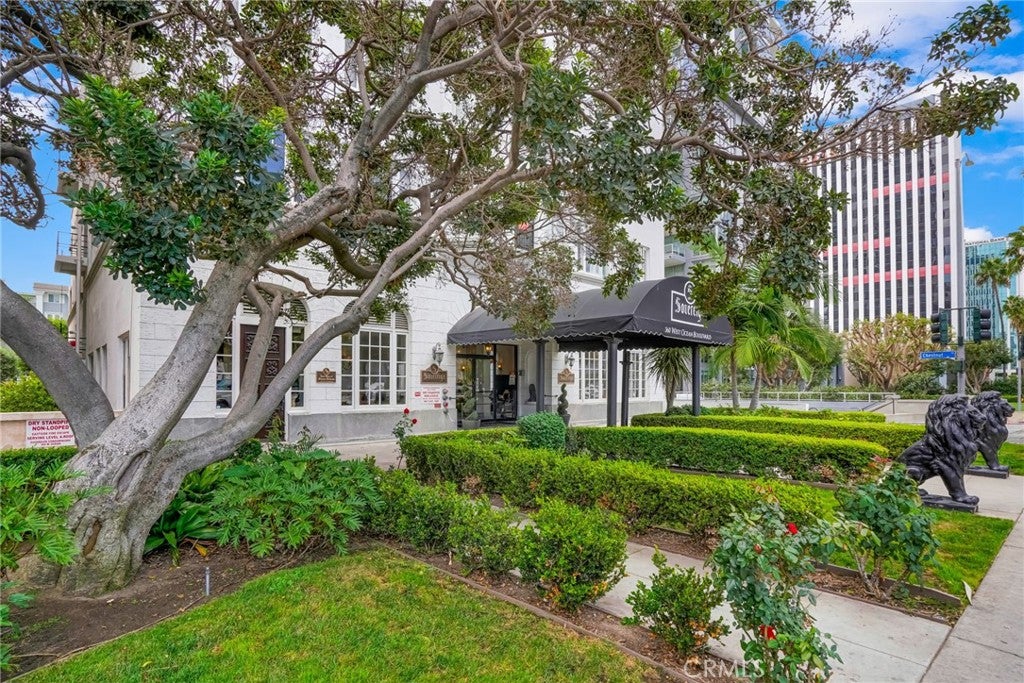 360 W Ocean Blvd. 1105