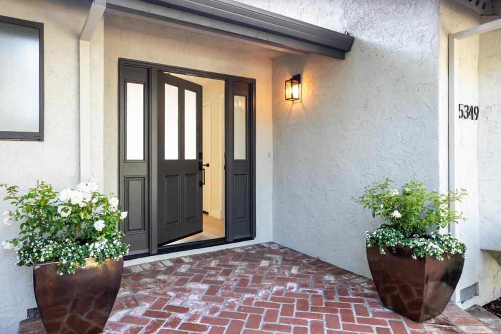 5349 Beechwood Lane
