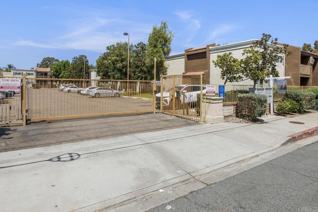 550 Graves Avenue 16