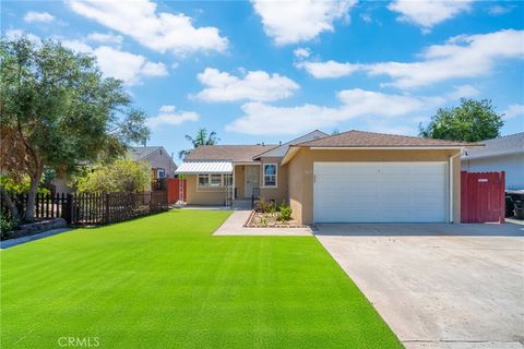 Photo of 360 S Greengrove Drive, Orange, CA 92866 (MLS # TR25171602)