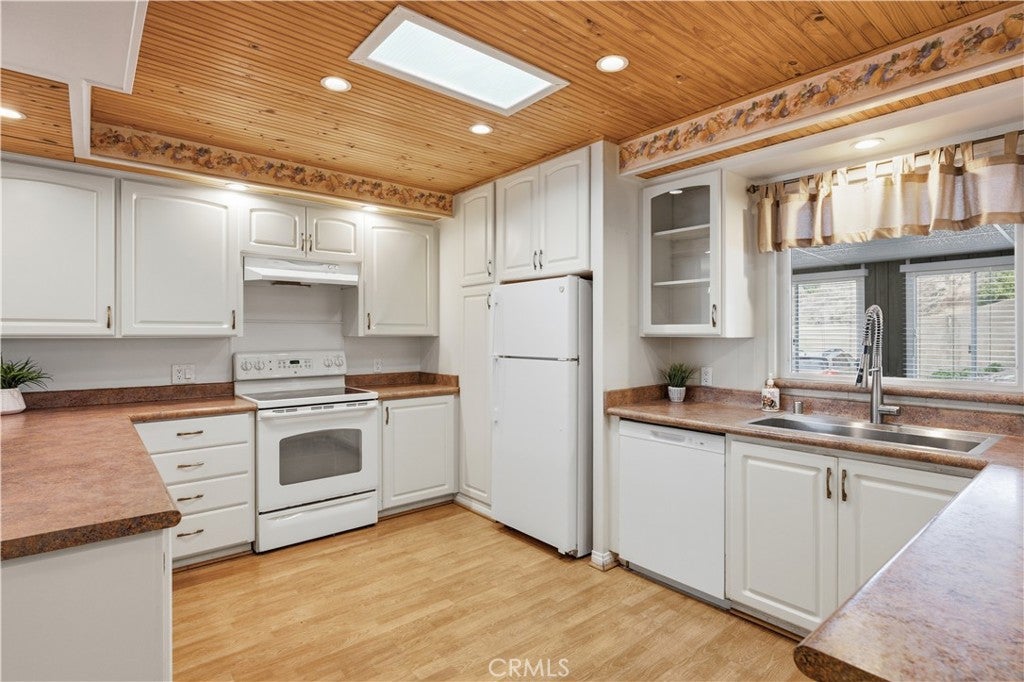 16931 Lake Terrace 261