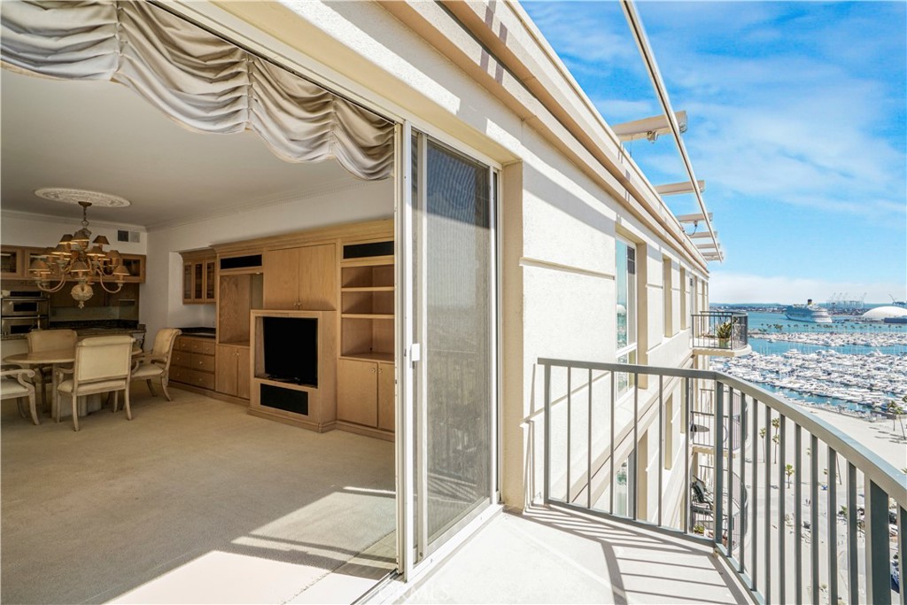 850 E Ocean Boulevard 1604