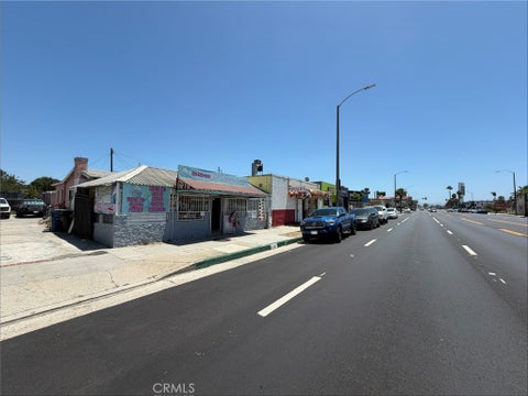 Photo of 11116 S Prairie AVE, Inglewood, CA 90303 (MLS # CV26154573)