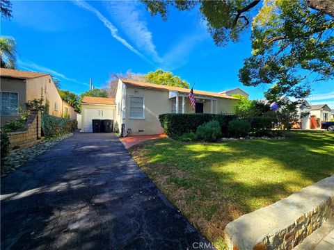 Photo of 1333 N Naomi St, Burbank, CA 91505 (MLS # SR26014914)
