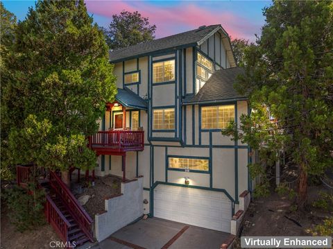 Photo of 955 Teakwood Drive, Lake Arrowhead, CA 92352 (MLS # IG25237915)