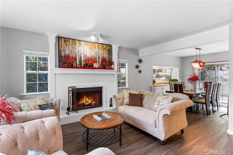 Photo of 955 Teakwood Drive, Lake Arrowhead, CA 92352 (MLS # IG25237915)