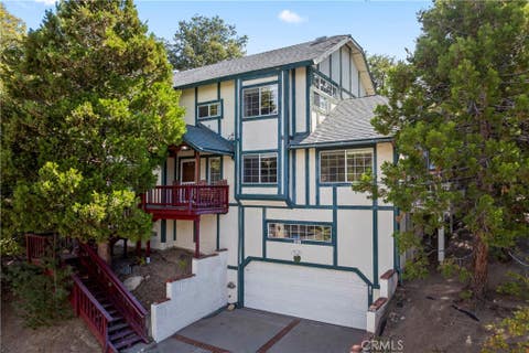 Photo of 955 Teakwood Drive, Lake Arrowhead, CA 92352 (MLS # IG25237915)